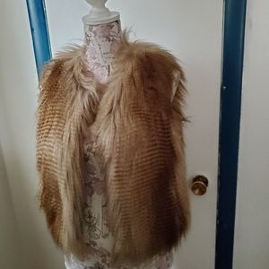 Moda international faux fur vest